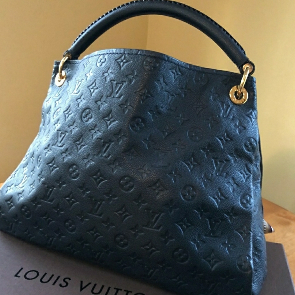 Louis Vuitton Artsy - Picture 2 of 10